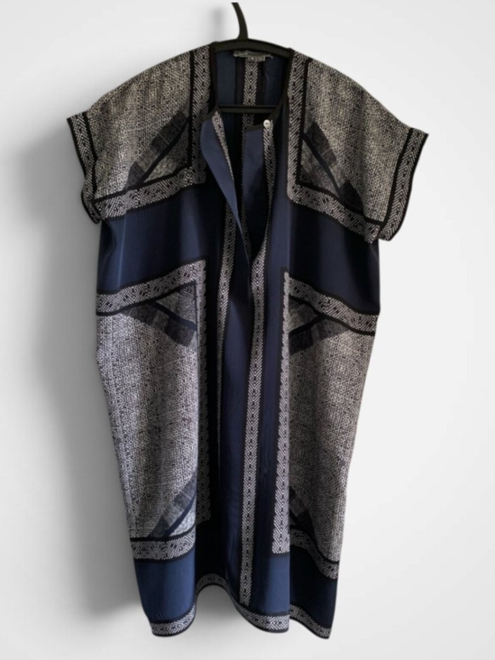 Vince silk scarf print shift dress, Size M